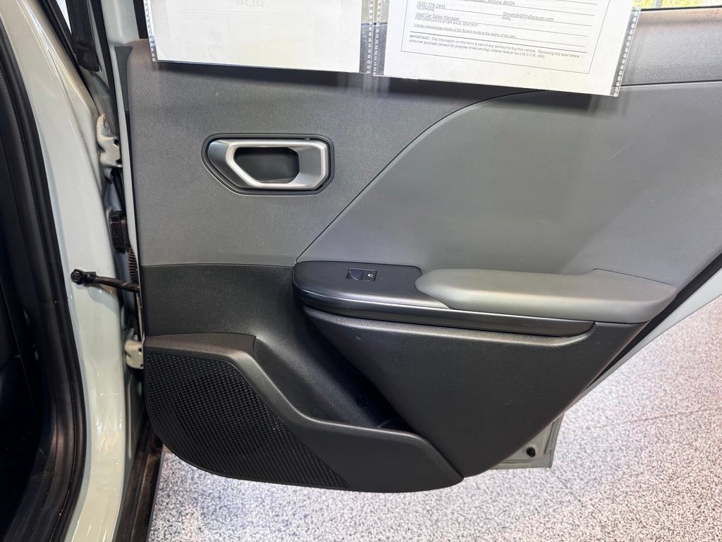 Used 2025 Kia K4 FWD image 43