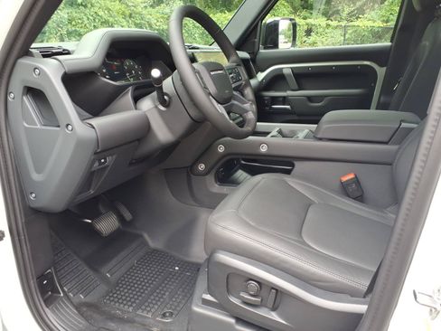 New 2026 Land Rover Defender 110 X-Dynamic SE AWD/4WD image 16