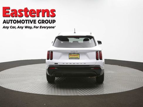 Used 2022 Kia Sorento LX FWD image 36