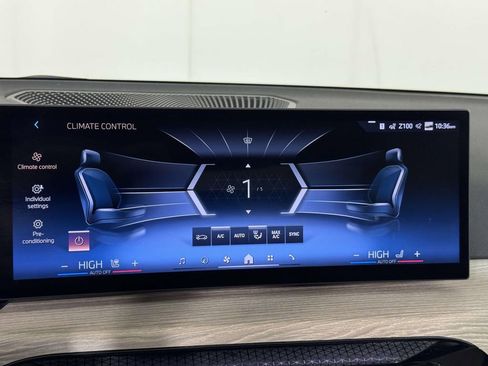 Used 2025 BMW 330i xDrive Sedan w/ Premium Package AWD/4WD image 27