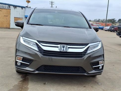 Used 2019 Honda Odyssey Touring image 2