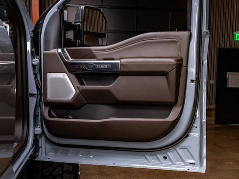 Used 2026 Ford F350 King Ranch w/ Chrome Package image 38