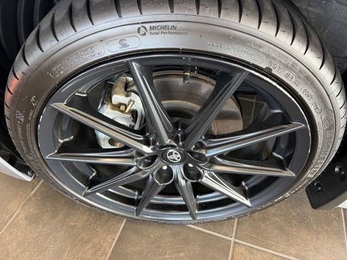 Used 2025 Toyota GR86 Premium RWD image 23