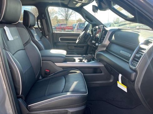 New 2026 RAM 2500 Laramie AWD/4WD image 28