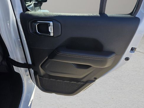 Used 2025 Jeep Wrangler Sahara w/ Safety Group image 34