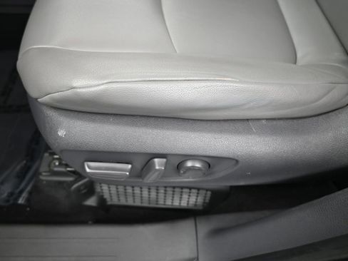 Used 2021 Toyota Sienna XLE image 16