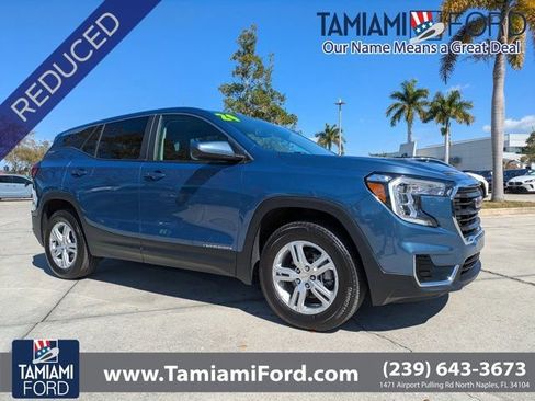 Used 2024 GMC Terrain SLE image 1