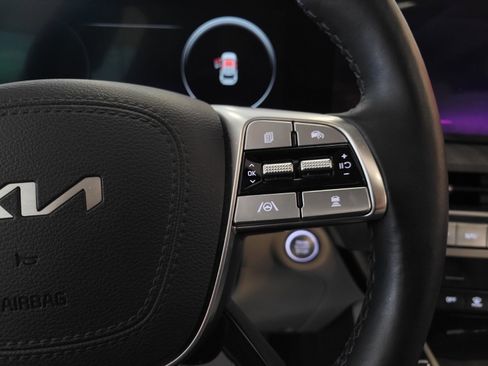 Used 2024 Kia Telluride SX w/ Towing Package image 27