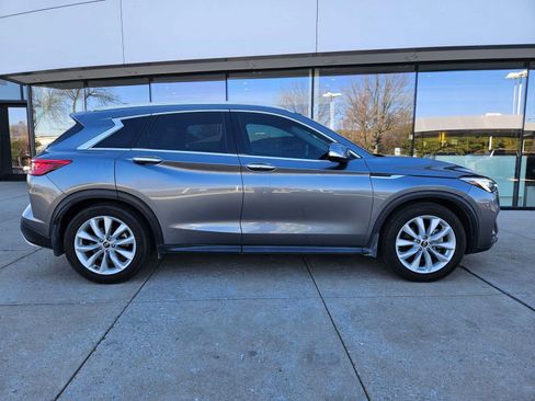 Used 2019 INFINITI QX50 Essential w/ Premium Heat Package image 8