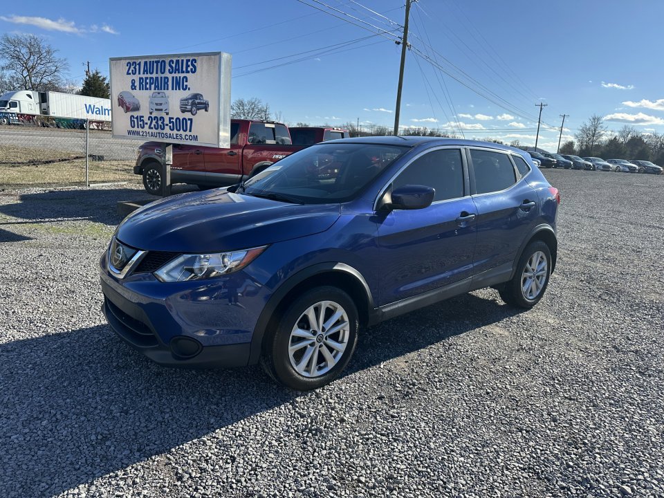 Used 2019 Nissan Rogue Sport S w/ Appearance Package FWD image 1