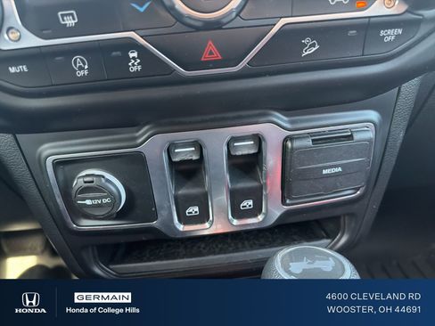 Used 2020 Jeep Wrangler Sport image 20