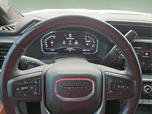 Used 2025 GMC Sierra 3500 Denali Ultimate AWD/4WD image 4