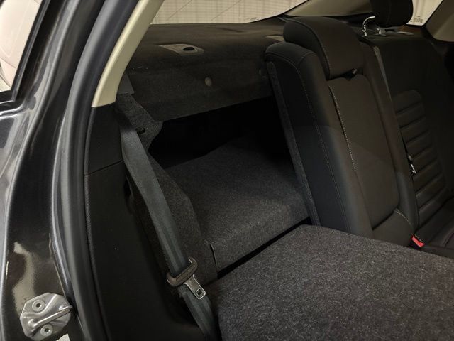 Used 2019 Ford Fusion SE FWD image 14