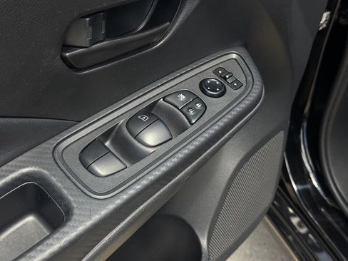 Used 2025 Nissan Versa S FWD image 7