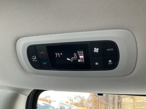 Used 2019 Chrysler Pacifica Touring Plus w/ Advanced Safetytec Group image 29