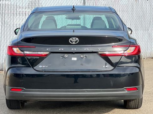 Used 2025 Toyota Camry LE FWD image 4