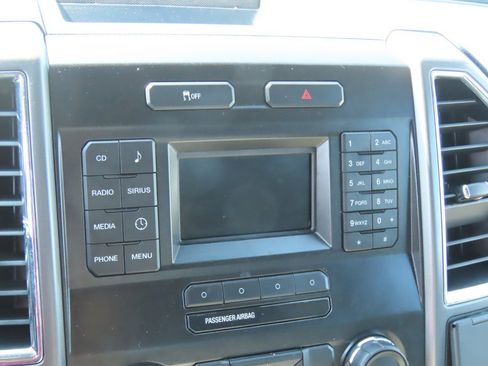 Used 2016 Ford F150 XLT RWD image 29