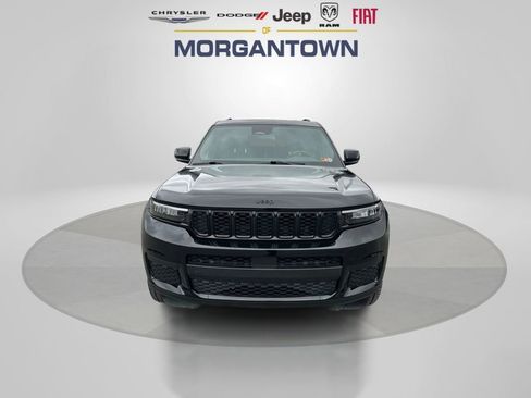 Certified 2023 Jeep Grand Cherokee L Laredo image 2