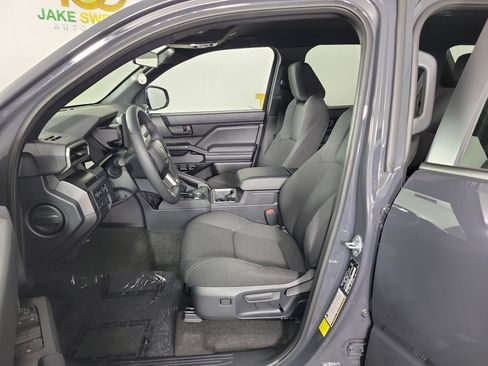 Used 2026 Toyota 4Runner SR5 AWD/4WD image 9