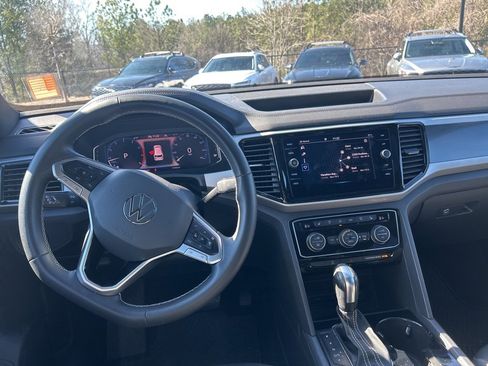 Used 2021 Volkswagen Atlas Cross Sport SEL Premium image 8