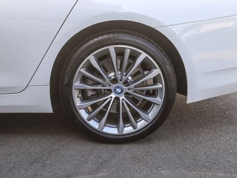 Used 2023 BMW 530e w/ Convenience Package image 8