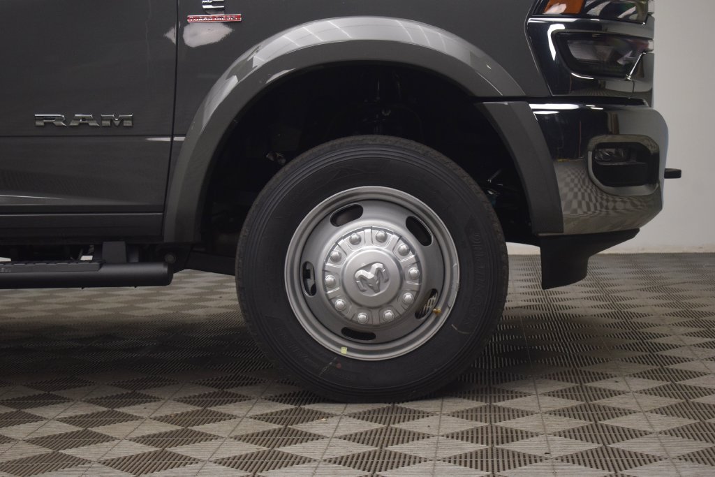 New 2026 RAM 5500 4x4 Crew Cab image 6
