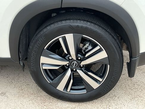 Used 2023 Nissan Rogue SL image 8