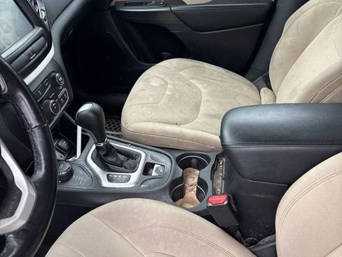 Used 2016 Jeep Cherokee Latitude w/ Cold Weather Group image 3