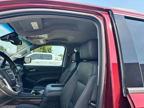 Used 2018 GMC Yukon SLT w/ HD Trailering Package AWD/4WD image 12