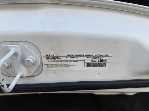 Used 2019 Chrysler 300 Touring RWD image 13