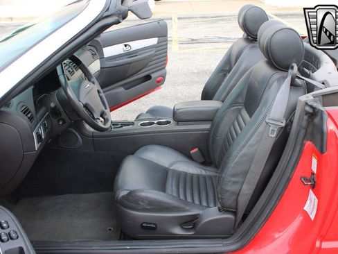 Used 2002 Ford Thunderbird image 26