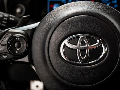 Used 2022 Toyota GR86 Premium image 11