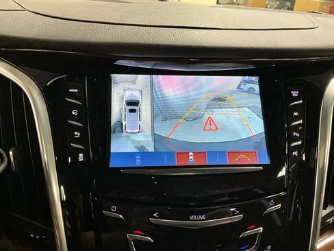 Used 2020 Cadillac Escalade ESV Luxury w/ Escalade Sport Edition AWD/4WD image 20
