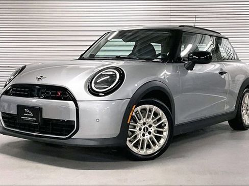 Used 2025 MINI Cooper S image 1