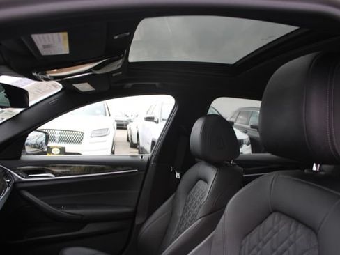 Used 2021 BMW 530e w/ Parking Assistance Package RWD image 30