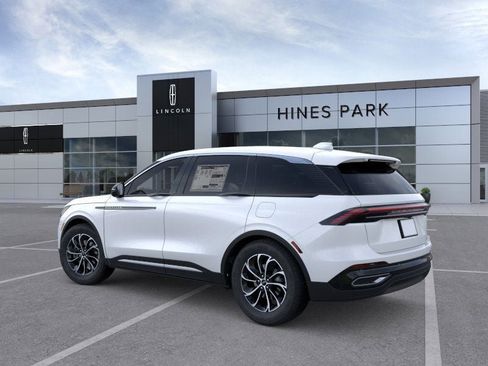 New 2026 Lincoln Nautilus Premier image 4