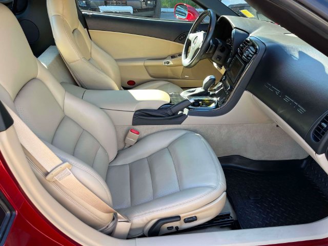 Used 2008 Chevrolet Corvette Coupe w/ Preferred Equipment Group RWD image 18