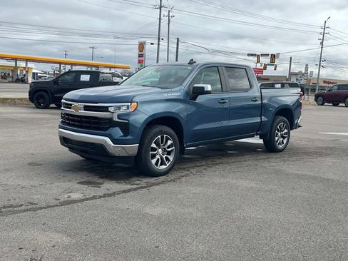 Used 2024 Chevrolet Silverado 1500 LT AWD/4WD image 9