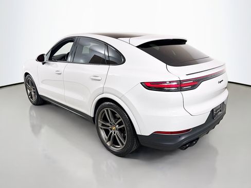 Used 2023 Porsche Cayenne Platinum Edition image 5