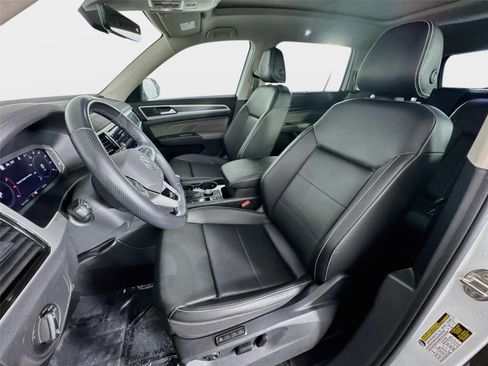 Used 2023 Volkswagen Atlas SEL R-Line AWD/4WD image 12