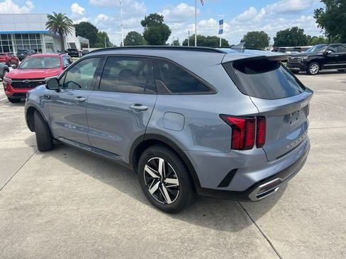 Used 2022 Kia Sorento S w/ Panoramic Sunroof Package FWD image 4