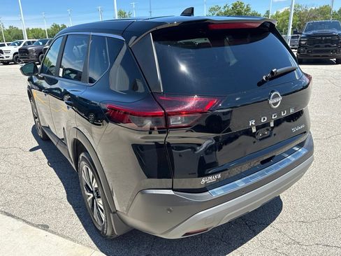 Used 2023 Nissan Rogue SV AWD/4WD image 7