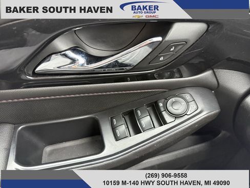 Used 2022 Chevrolet Traverse RS image 19
