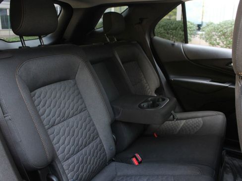 Used 2018 Chevrolet Equinox LT image 24