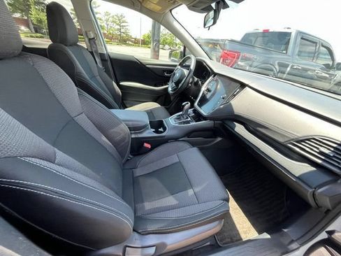 Used 2024 Subaru Outback Premium AWD/4WD image 5