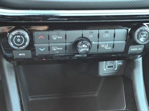 New 2026 Jeep Compass Latitude image 26