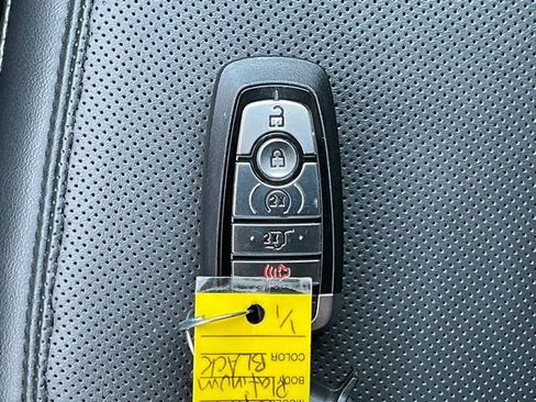 Used 2025 Ford Expedition Platinum AWD/4WD image 37