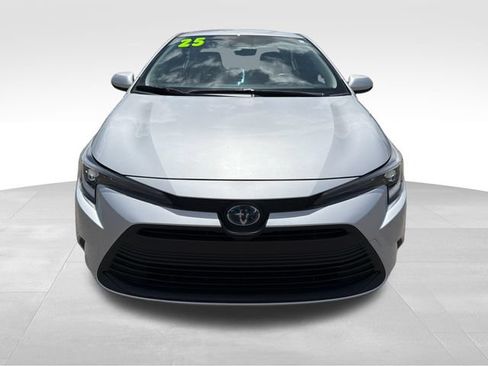 Used 2025 Toyota Corolla LE FWD image 2