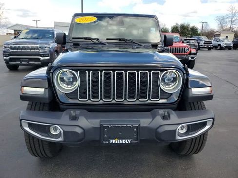 Used 2025 Jeep Wrangler Unlimited Sahara AWD/4WD image 8
