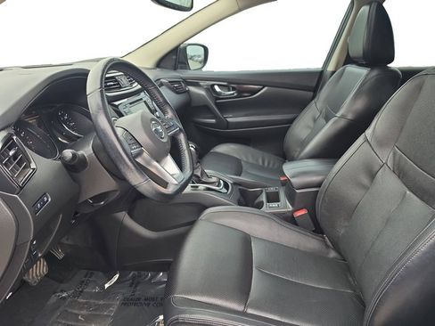 Used 2022 Nissan Rogue Sport SL w/ Premium Package FWD image 12